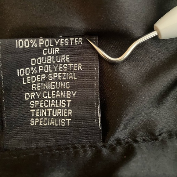 Harley-Davidson Men’s XL Black Leather Vest Pins Patches Motorcycle Biker - Picture 7 of 16